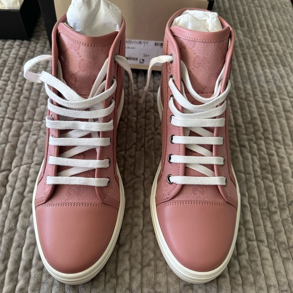 CYBER MONDAY DEAL! Gucci- Brand new pink/soft pink GG sneakers, size 36.5 - Picture 1 of 11